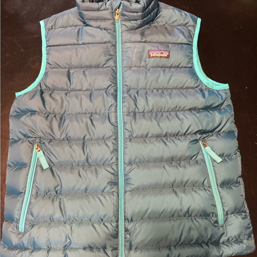 Boys Patagonia Puffy Vest Medium